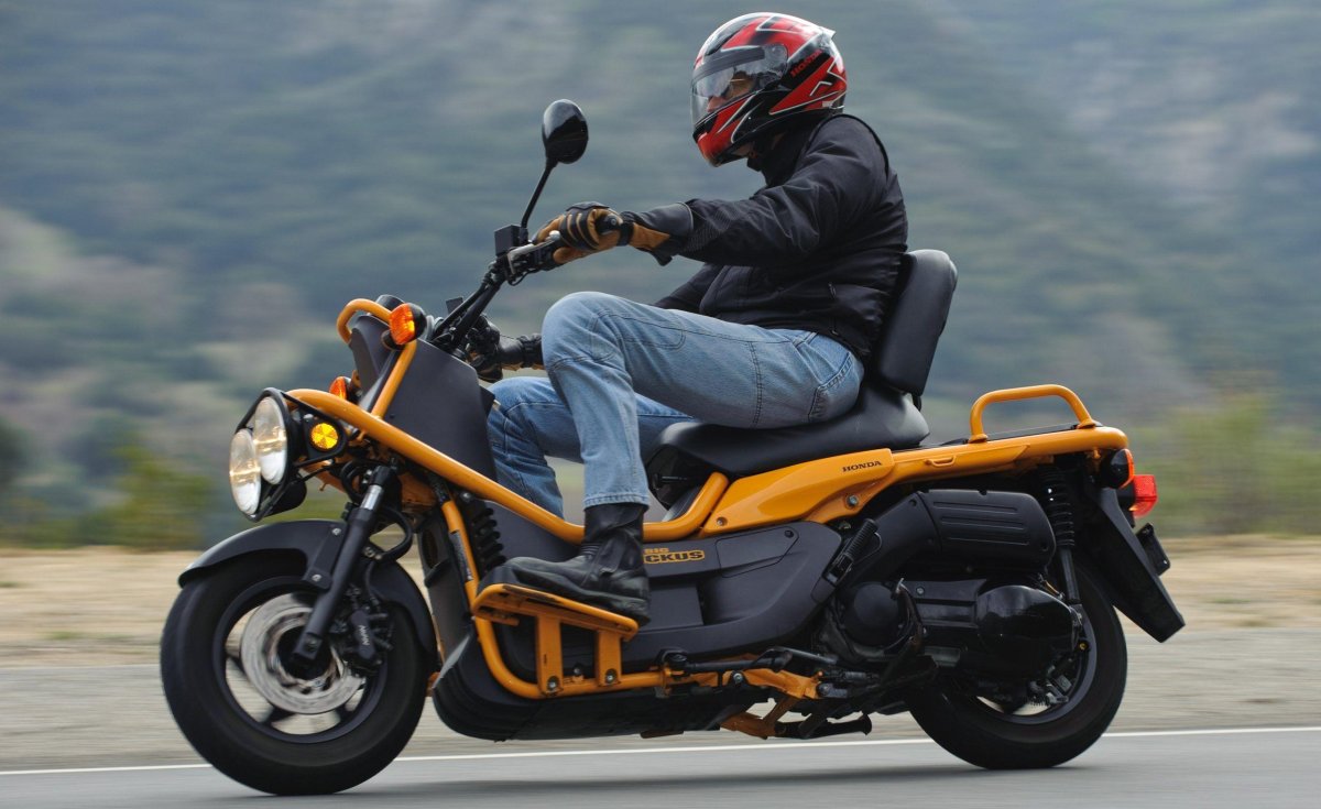 Honda big Ruckus ps250
