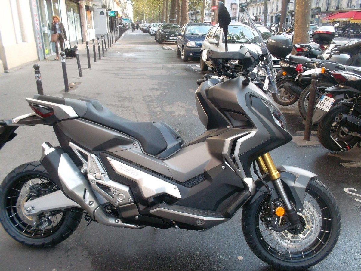 Honda x ADV 750