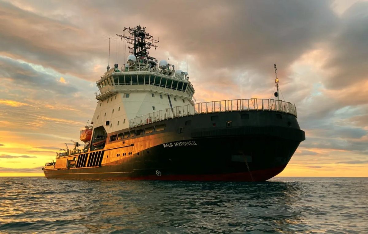 Ледокол Евпатий Коловрат проекта 21180м