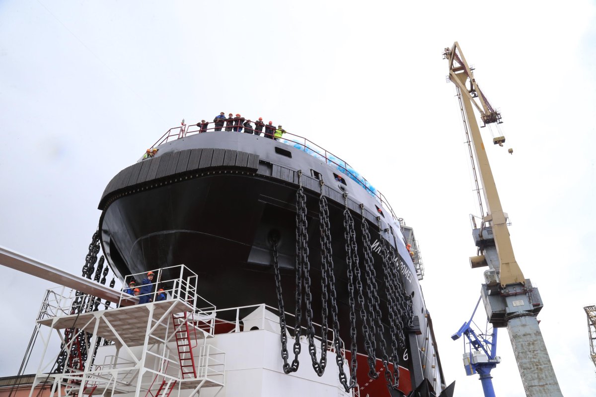 Адмиралтейские верфи краны