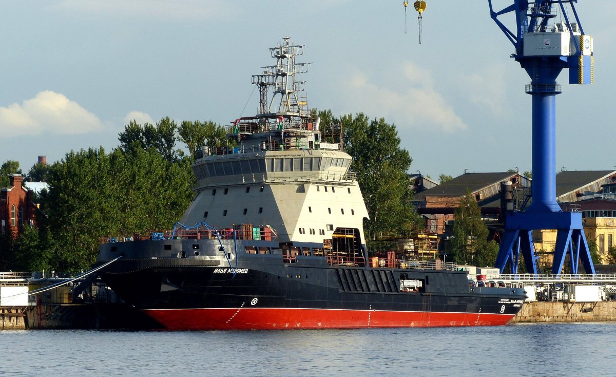 Ледокол Евпатий Коловрат проекта 21180м