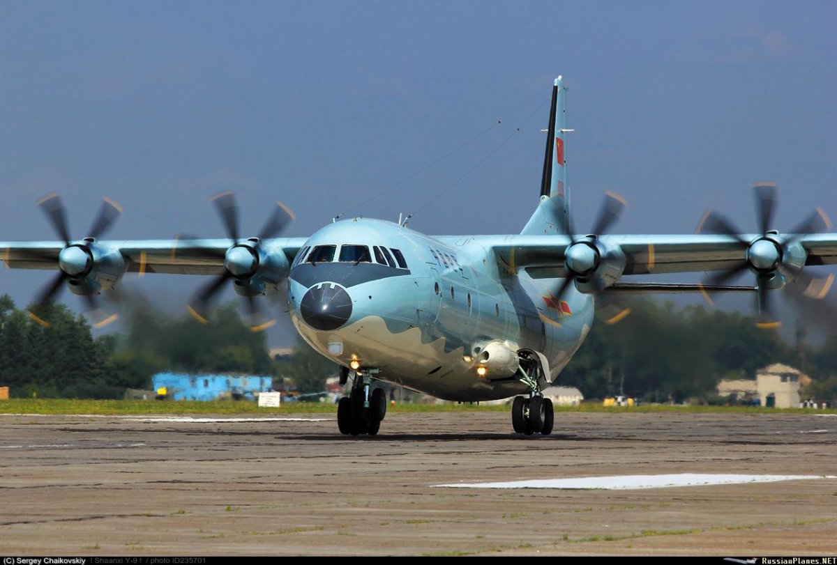 Shaanxi y-9 самолет