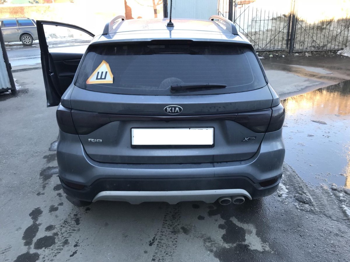 Kia Rio x черная антихром