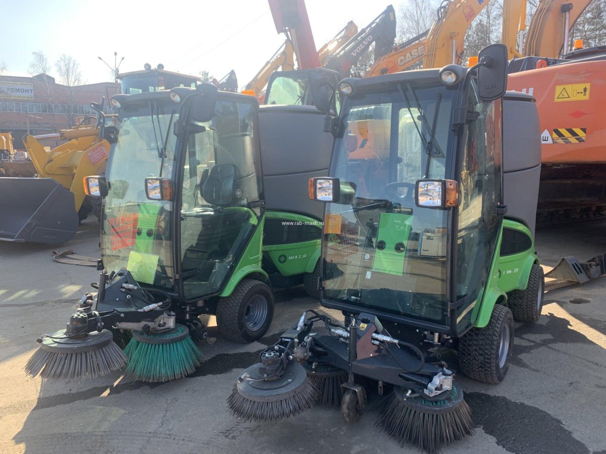 Многофункциональная уборочная машина мум-2250