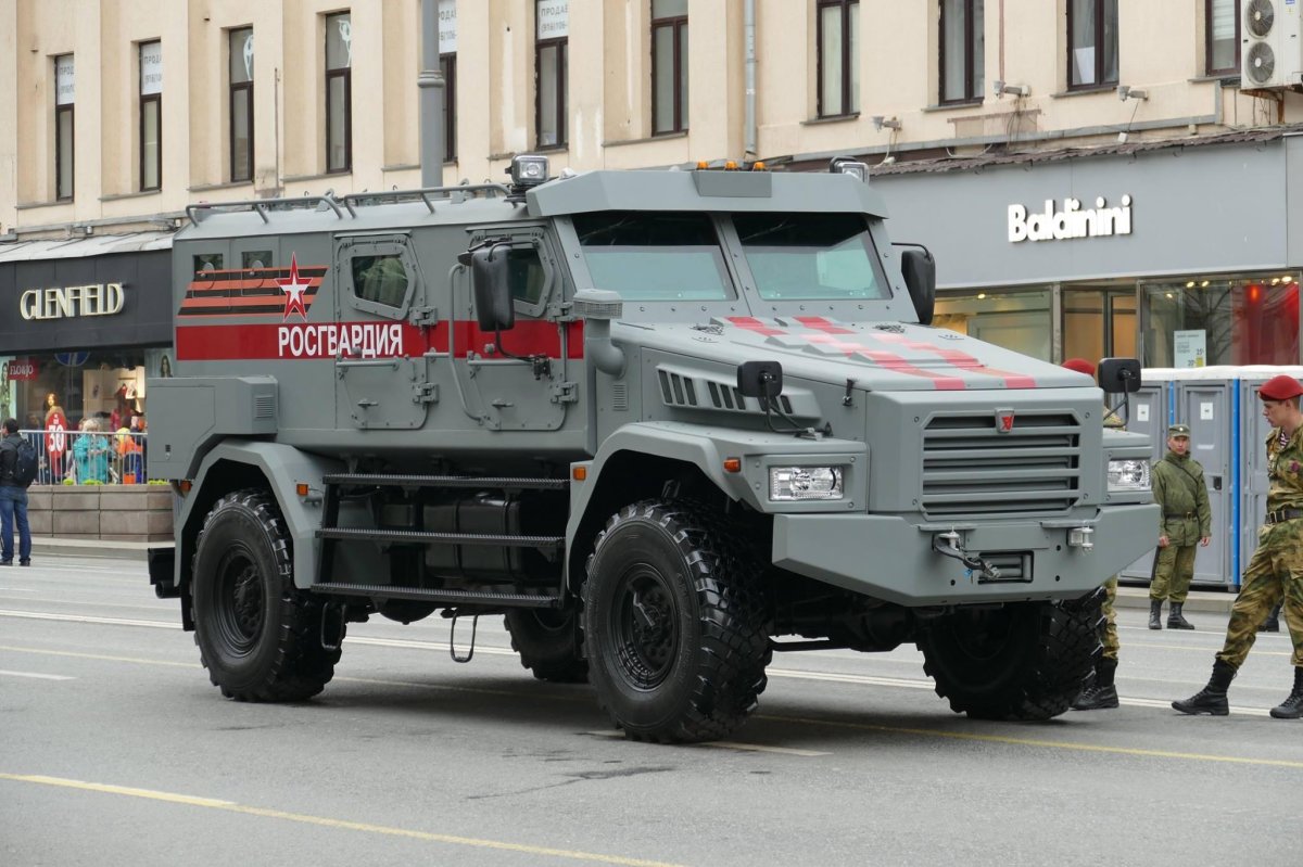 Броневик КАМАЗ-43501 патруль