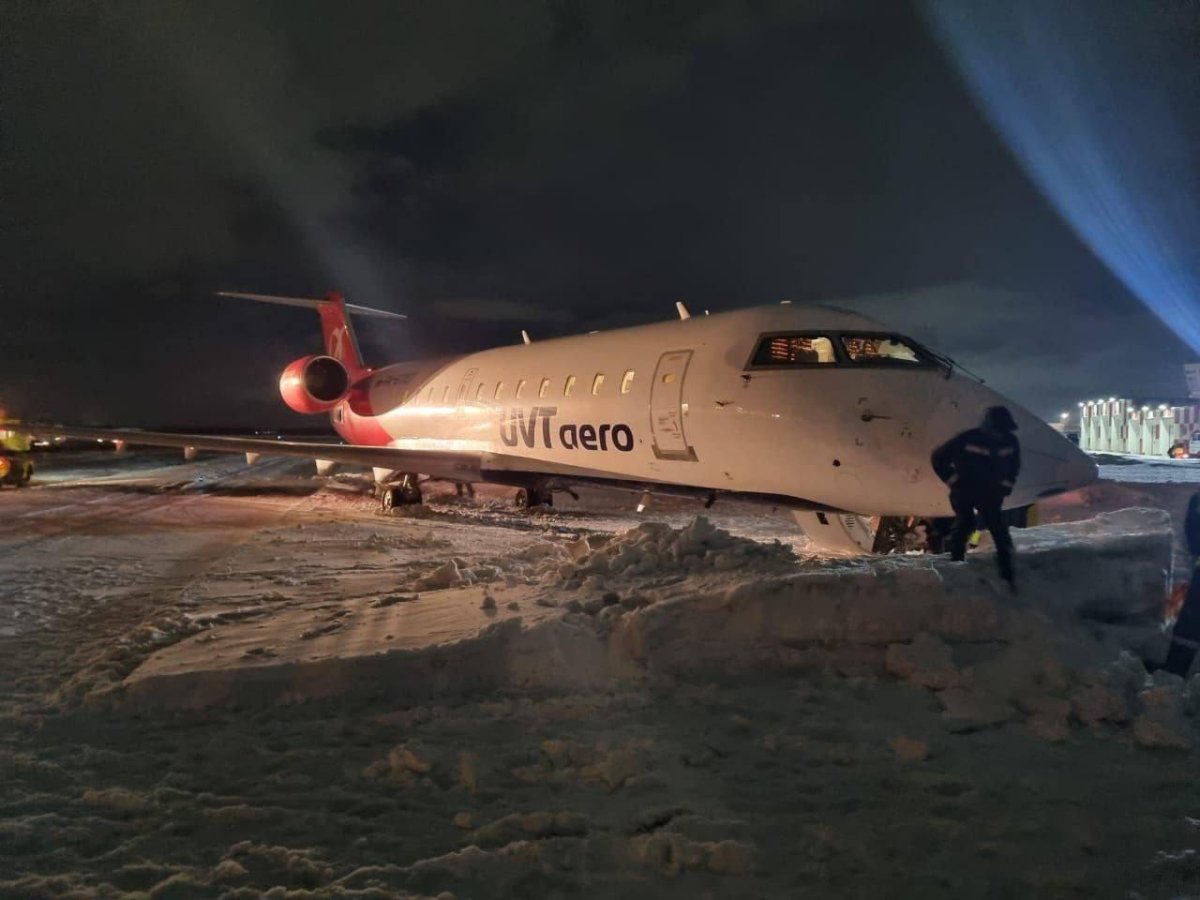 Бомбардир CRJ 200