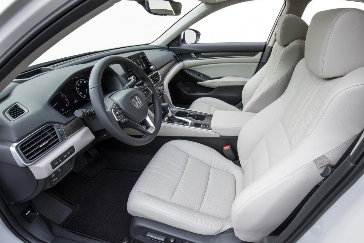 Honda Accord 2018 салон