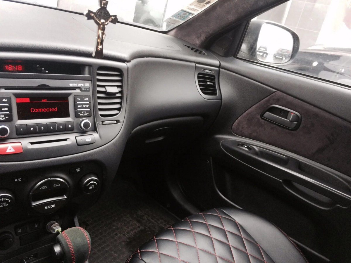 Kia Rio торпеда
