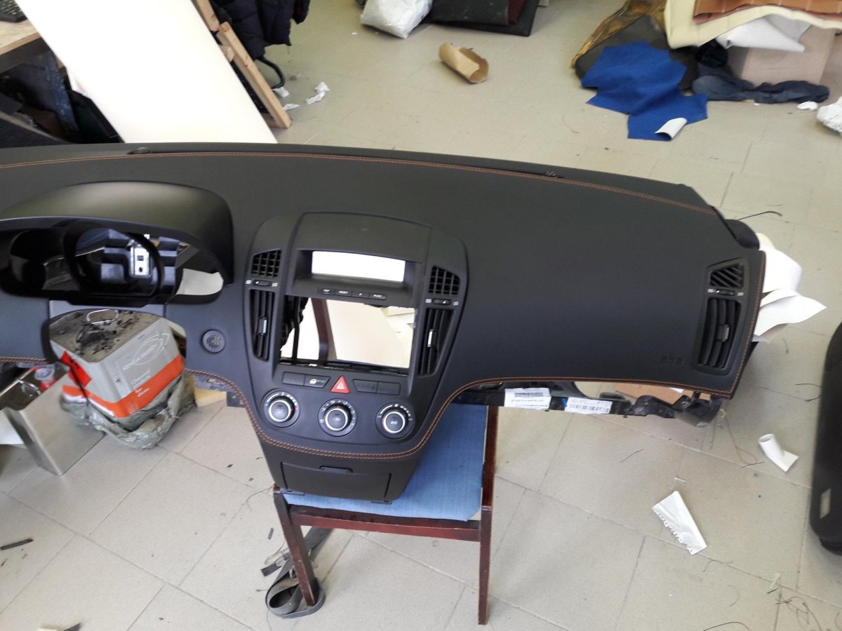 Торпедо Kia Ceed 2008