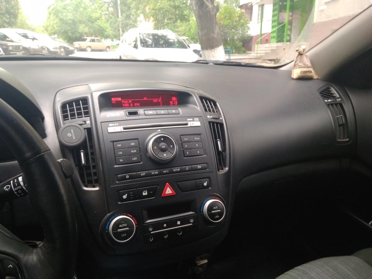 Панель кия СИД 2008