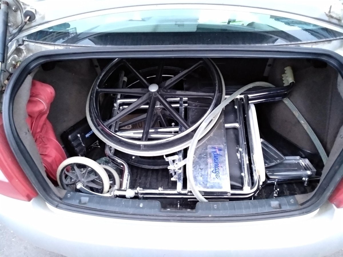 Инвалидная коляска в багажник Лада Веста седан