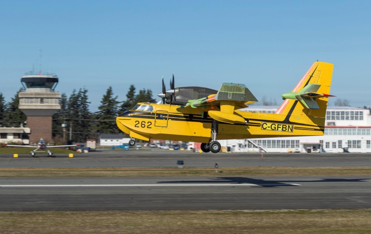 Самолет Canadair CL-415