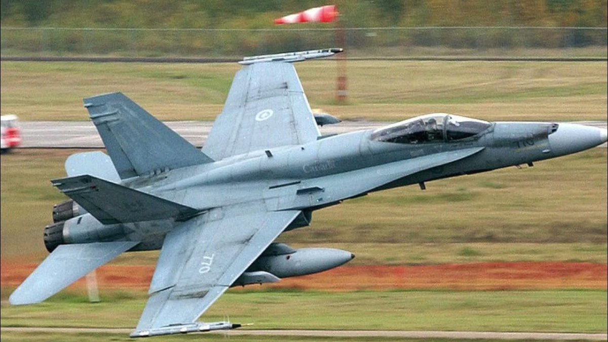 MCDONNELL Douglas CF-18 Hornet