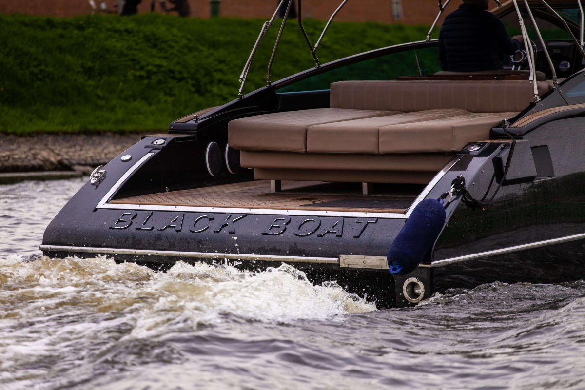 Velvette Cruiser 33 Intelligent