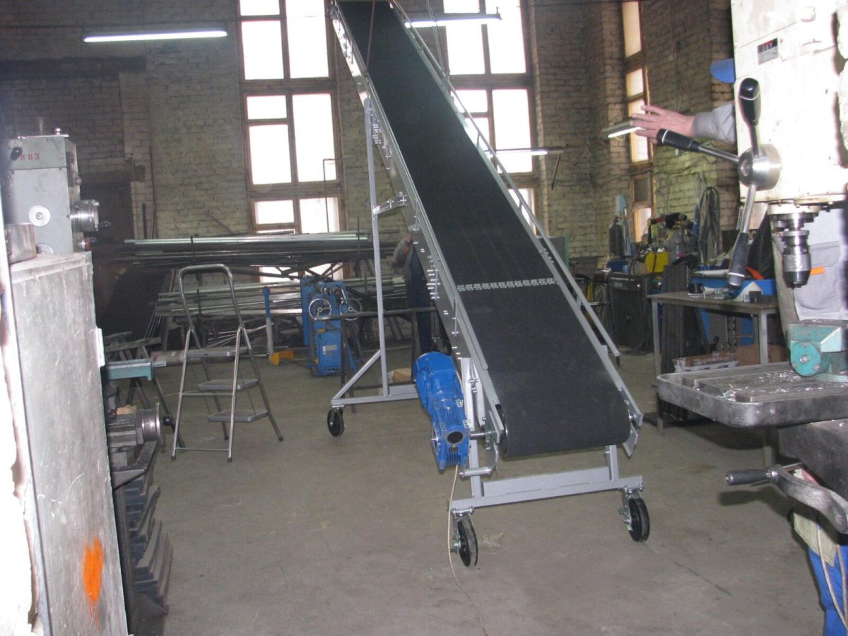 Ленточный конвейер для мешков