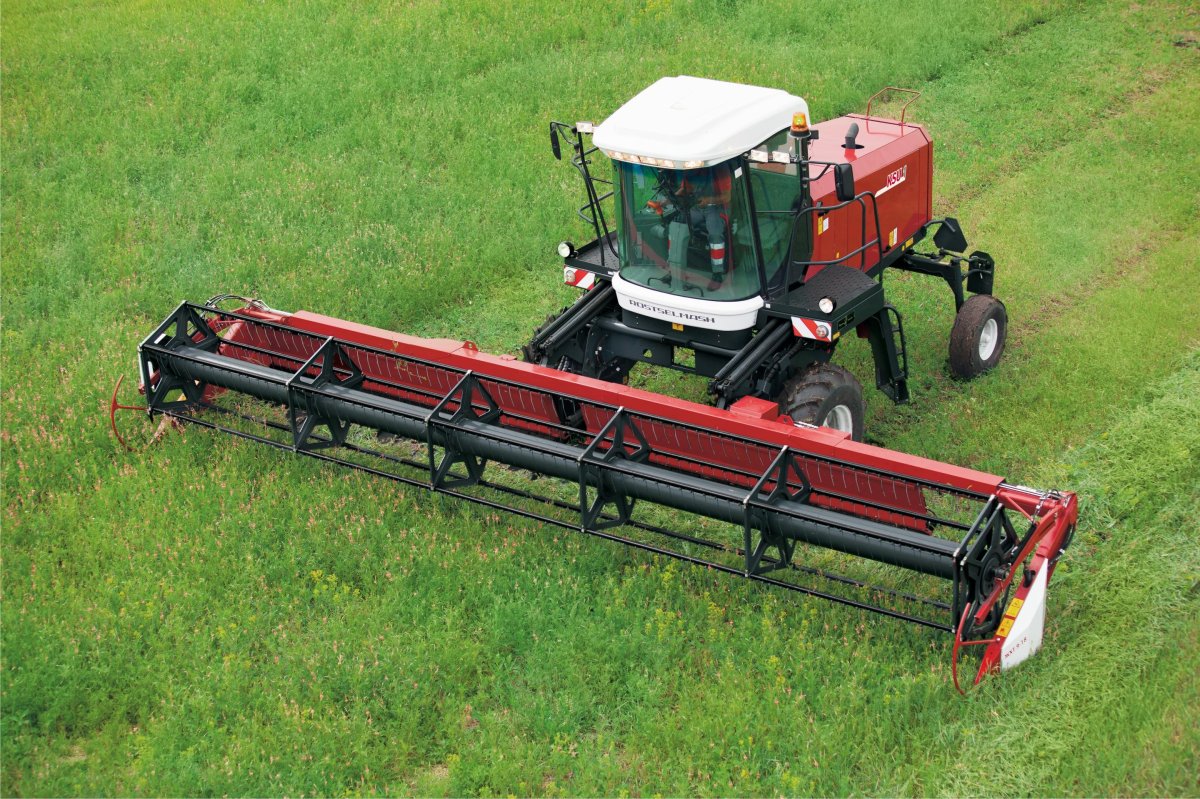 Самоходная косилка Ростсельмаш