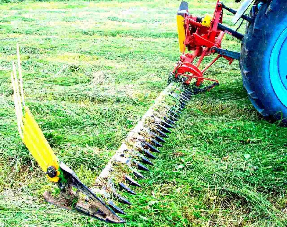 Косилка сегментно-пальцевая КСФ-2,1