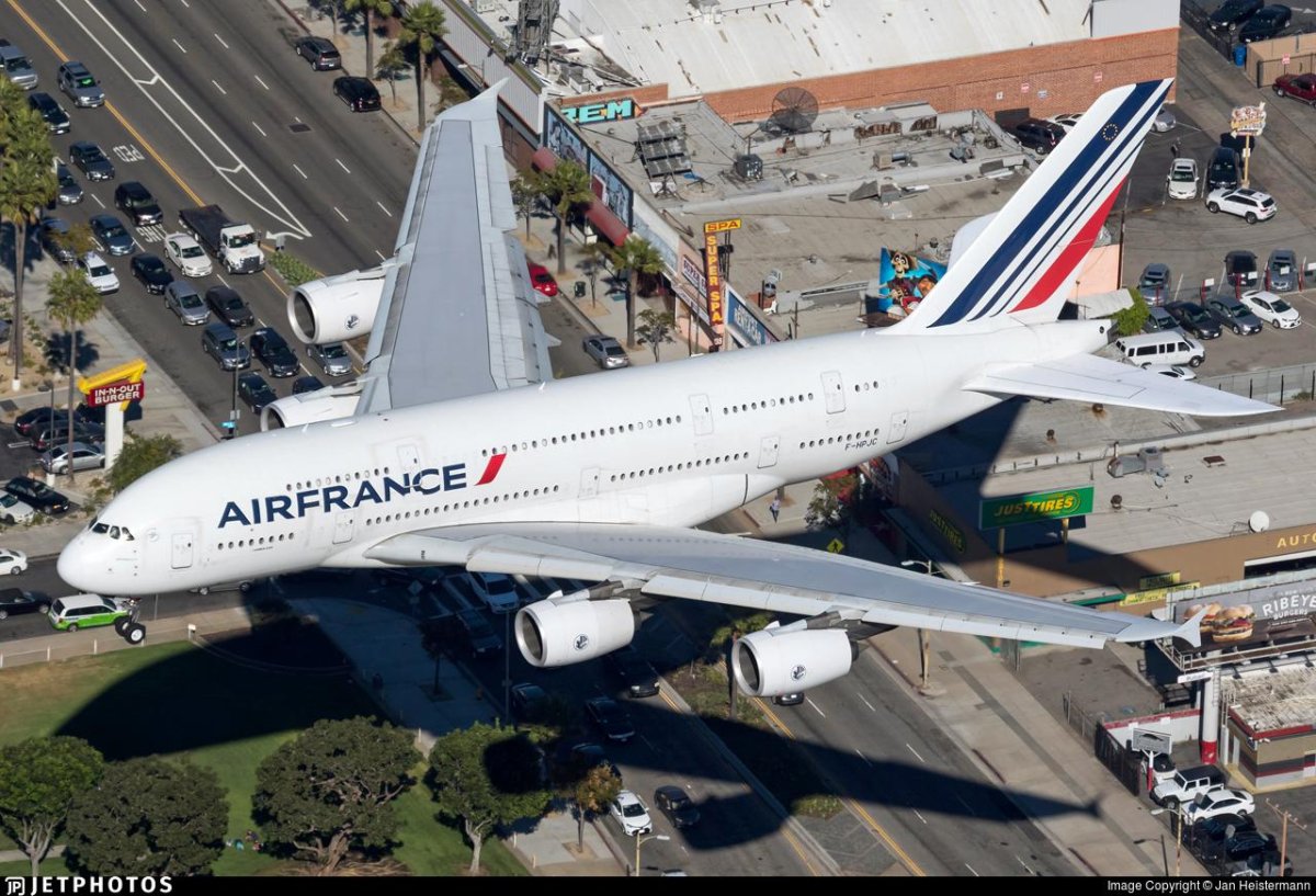 Самолет Аэробус а380