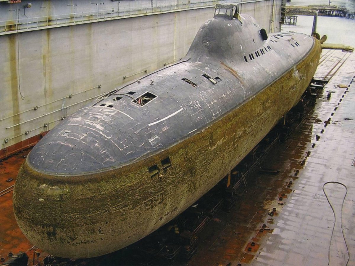 Подводная лодка к 705к Лира