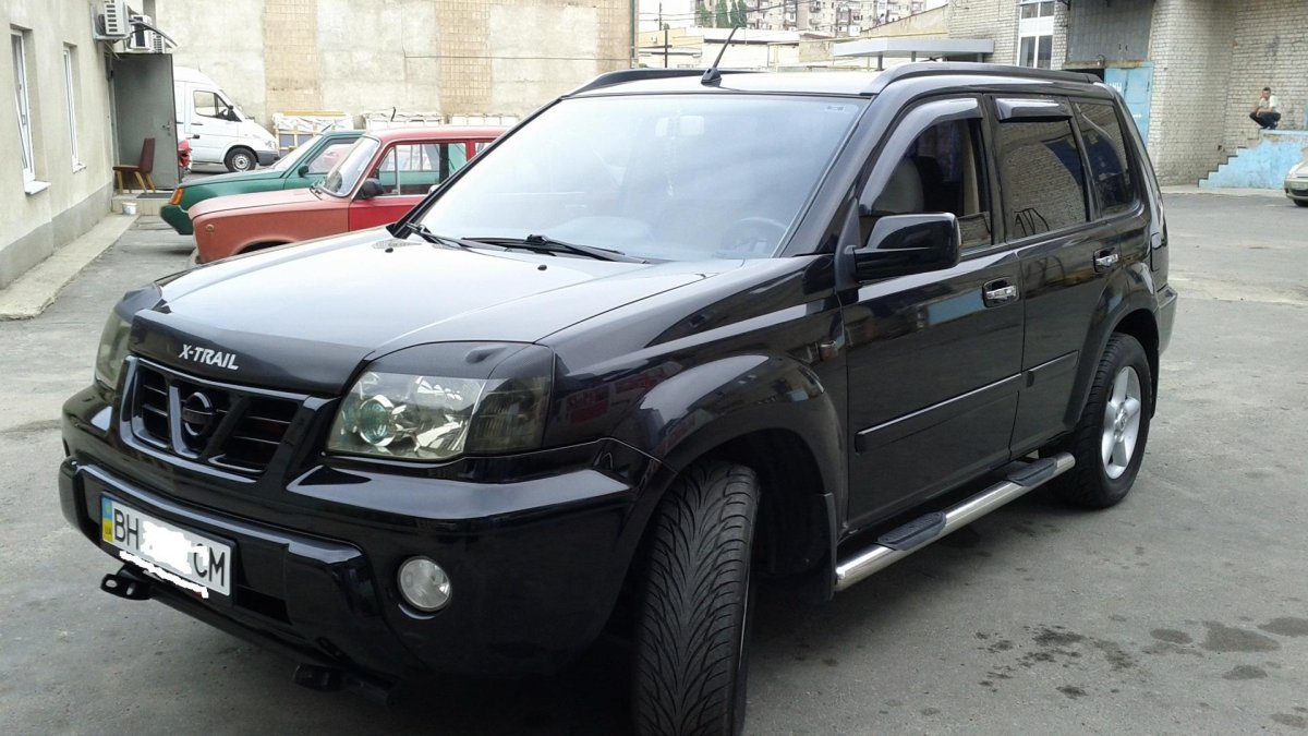 Ниссан х-Трейл т30 черный