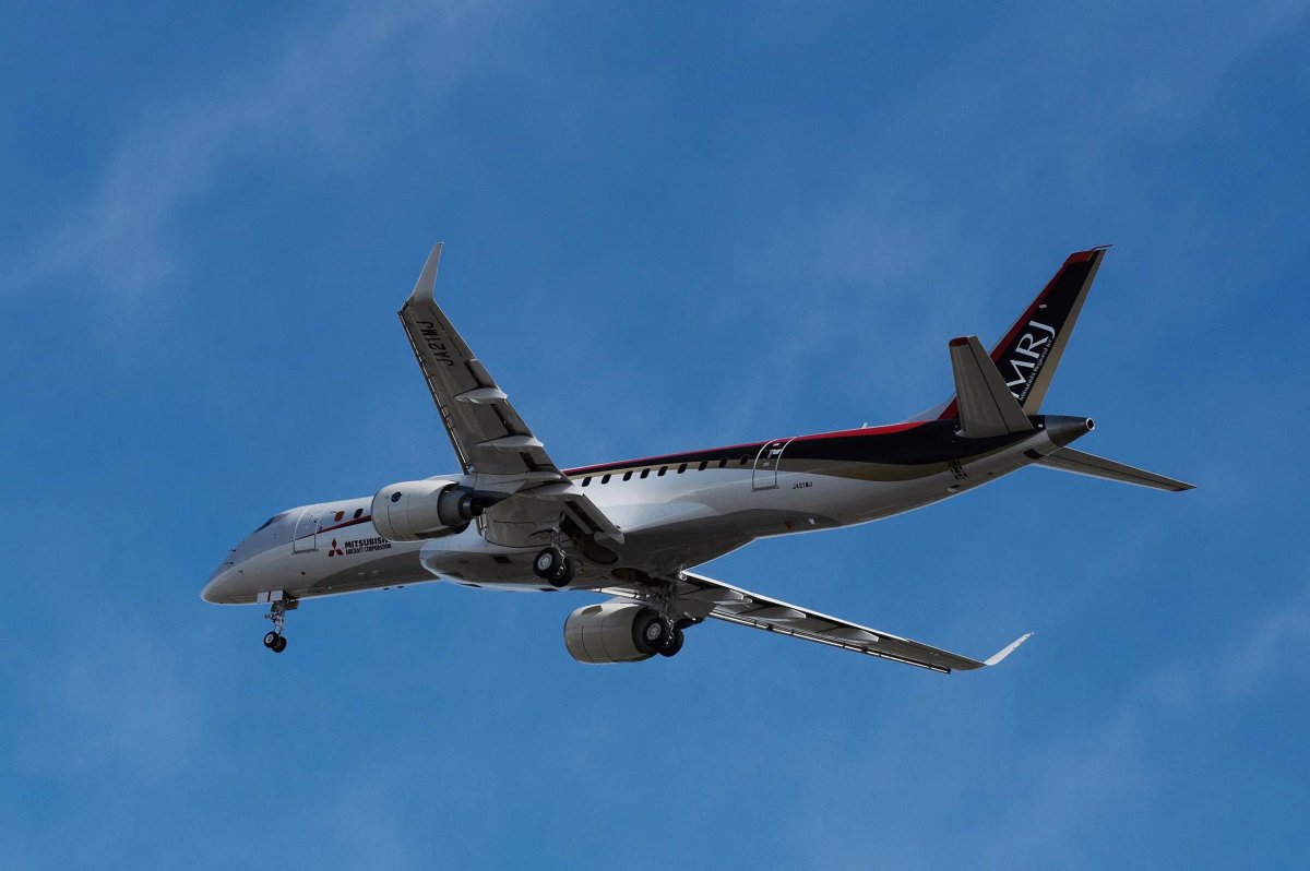 Самолет Mitsubishi