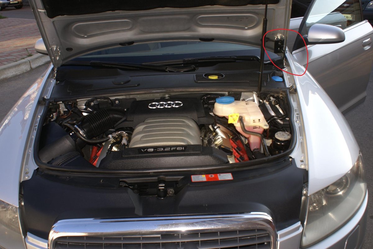 Уплотнитель капота Ауди а6 с7