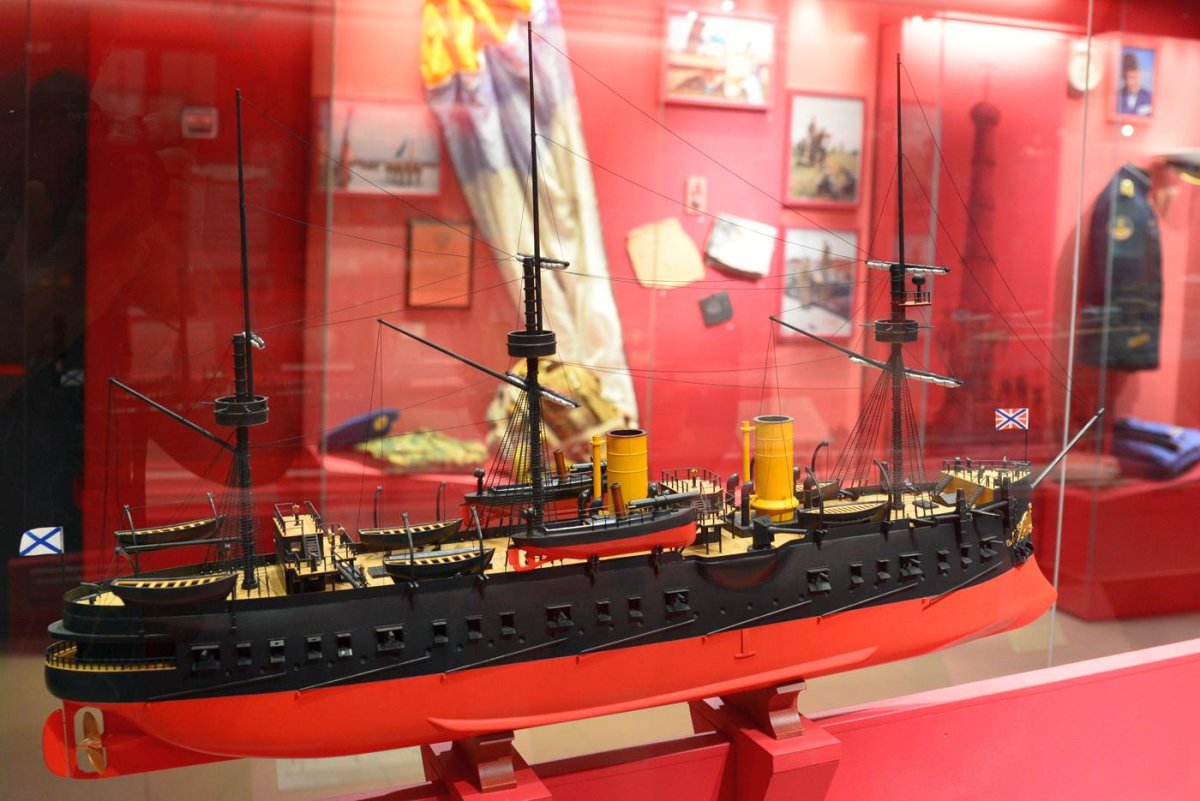 Модель крейсера Дмитрий Донской