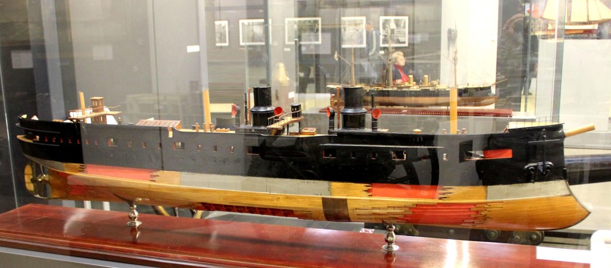 Модель крейсера Дмитрий Донской