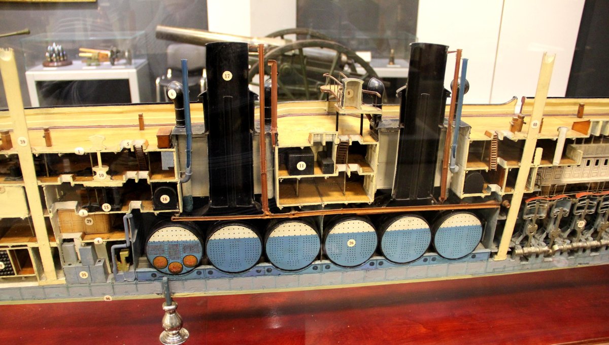 Модель броненосного крейсера Дмитрий Донской