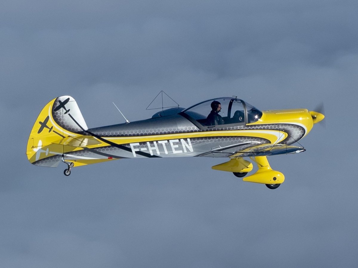 Самолет Робин