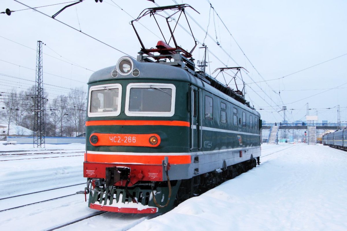 Электровоз чс2 Чебурашка