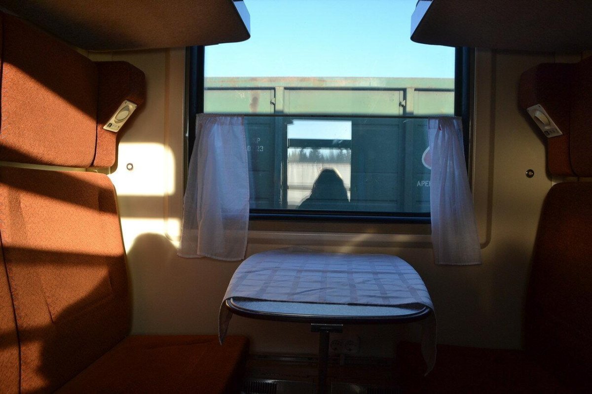 Поезд 109м новый Уренгой Москва