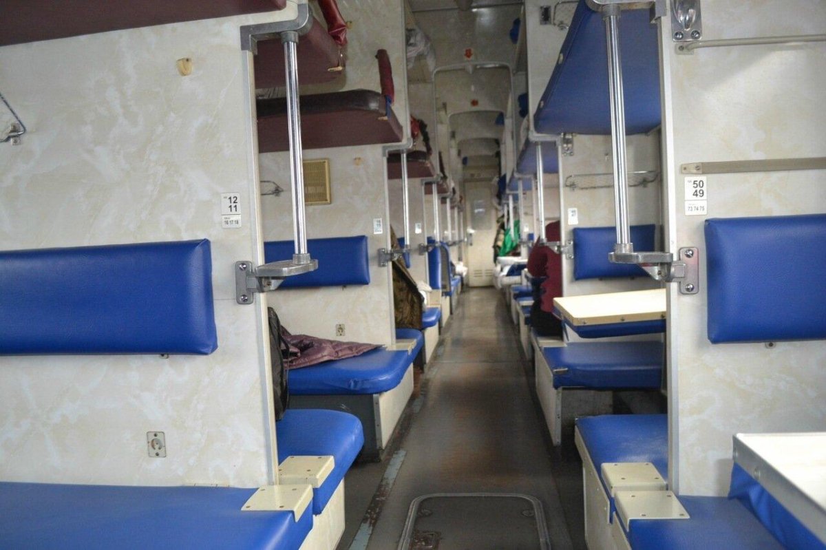 Фирменный поезд Ямал 012я