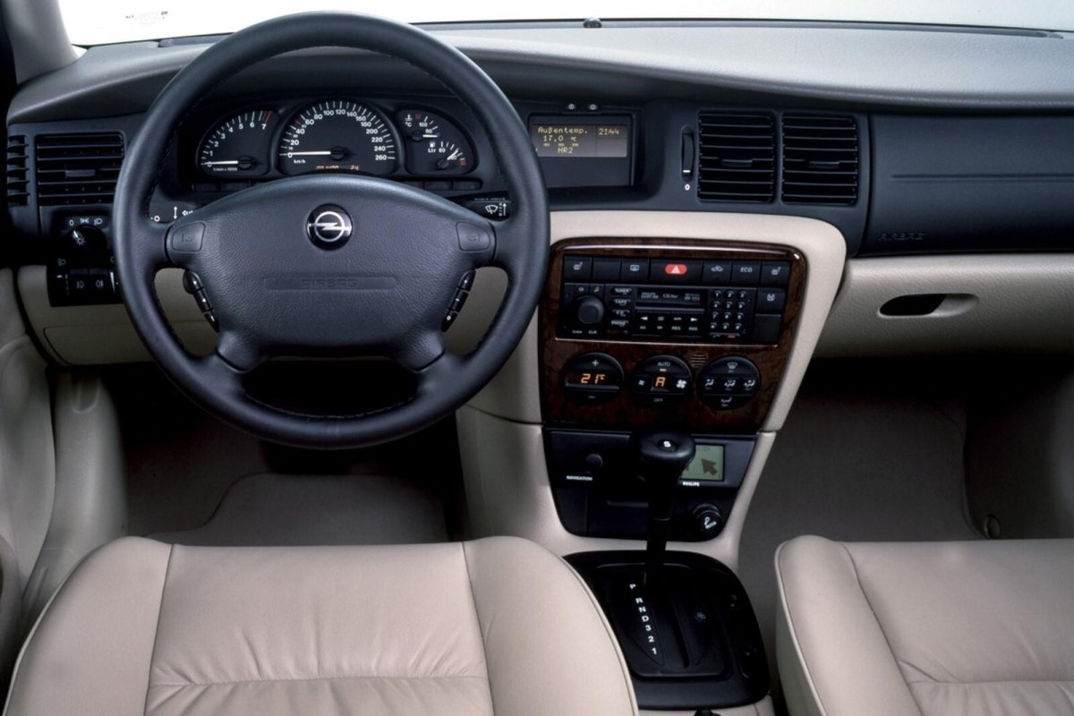 Опель Вектра б 2002 салон