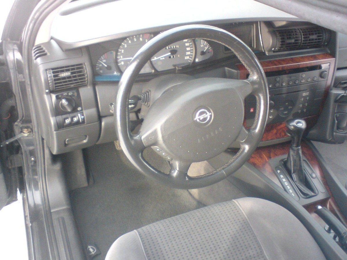 Opel Omega b Salon 1999