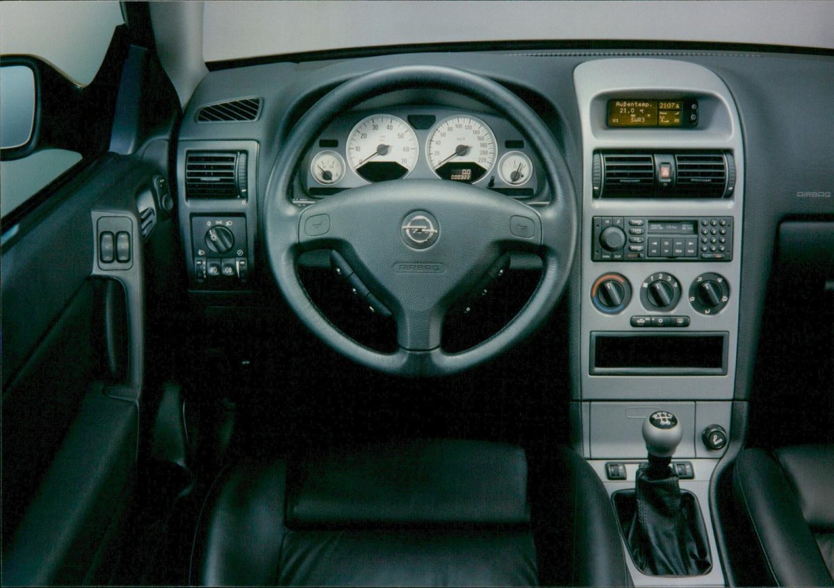 Opel Astra 2000 салон