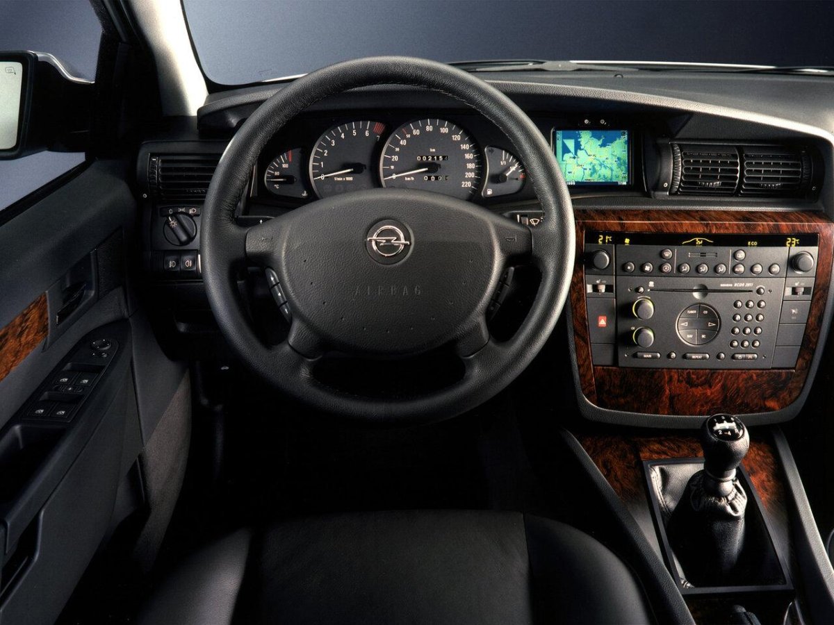 Опель Омега 2000 салон