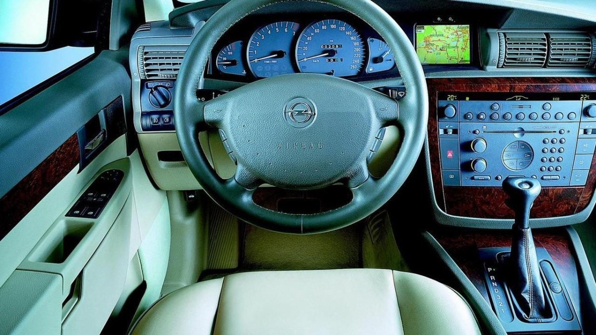 Opel Omega 2003 салон