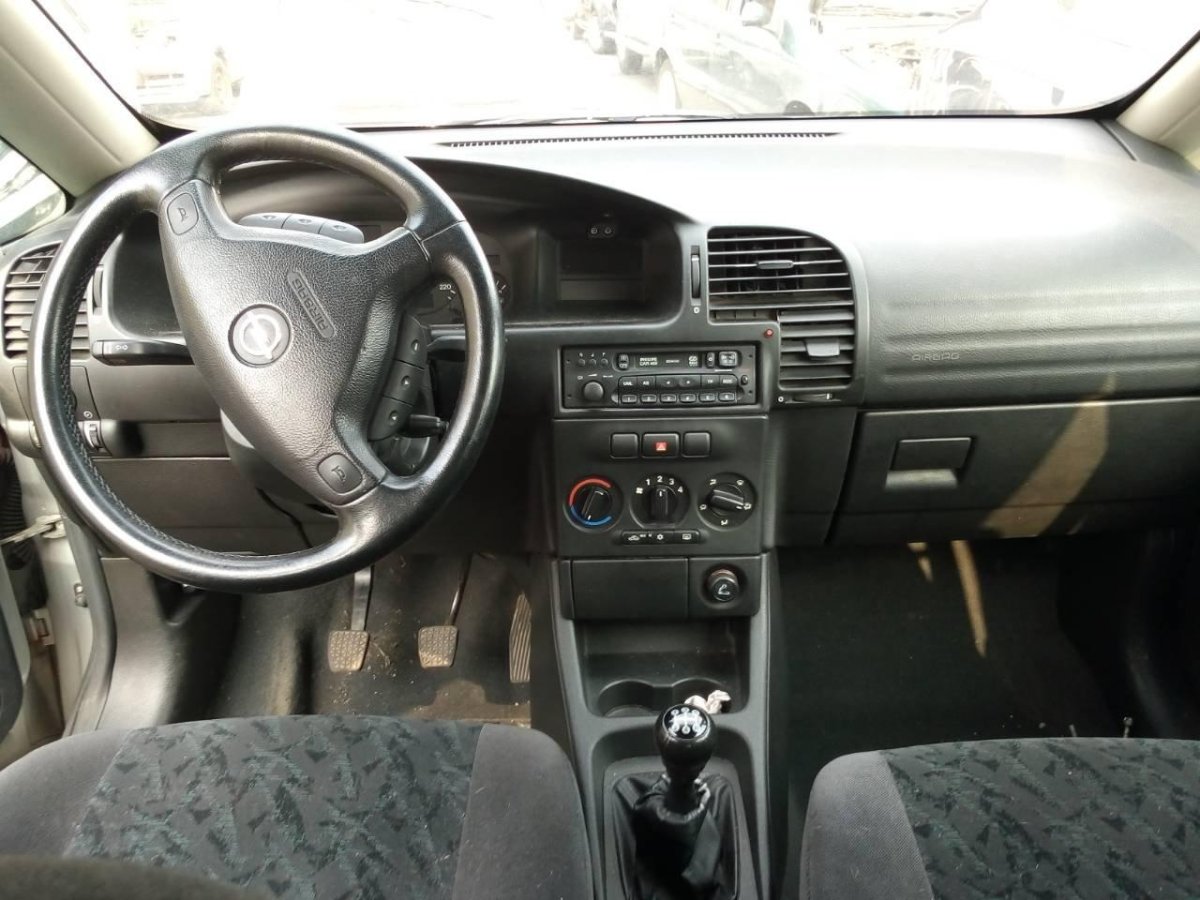 Опель Зафира 1999 салон