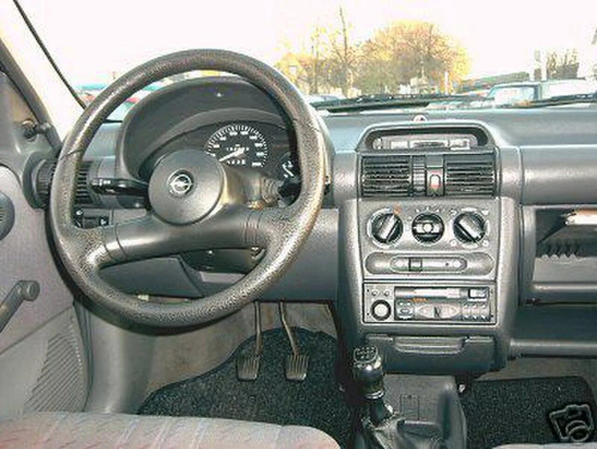 Opel Corsa b салон