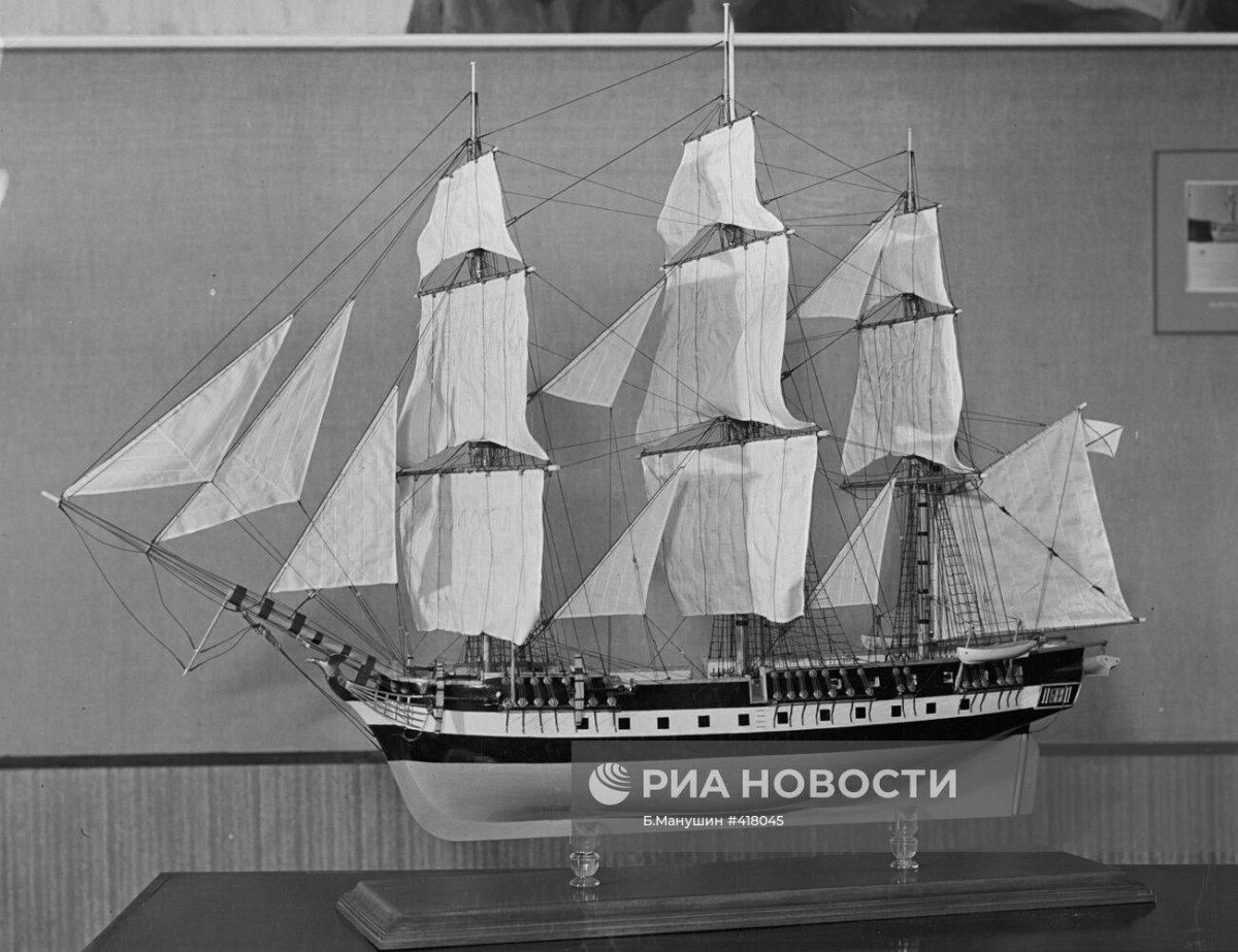 Парусный шлюп Мирный