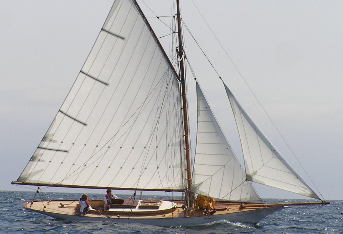 Гафельный швертбот