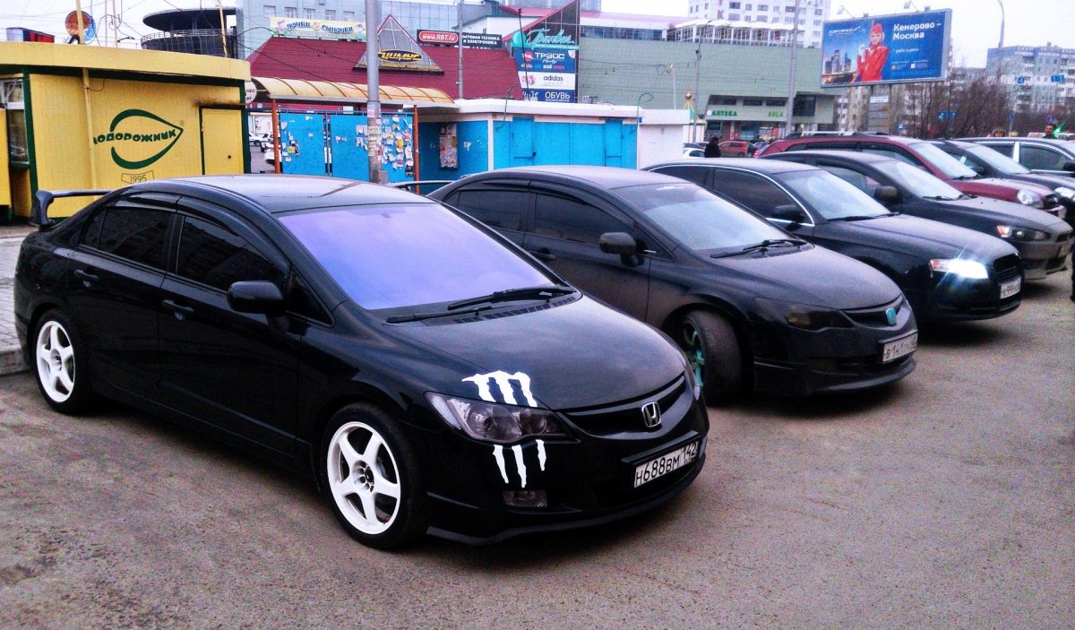 Honda Civic 4d черная