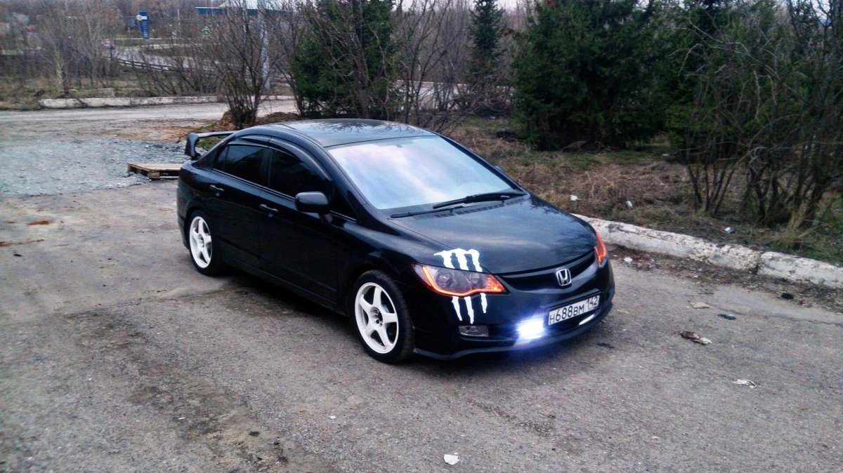 Хонда Цивик 4д черный