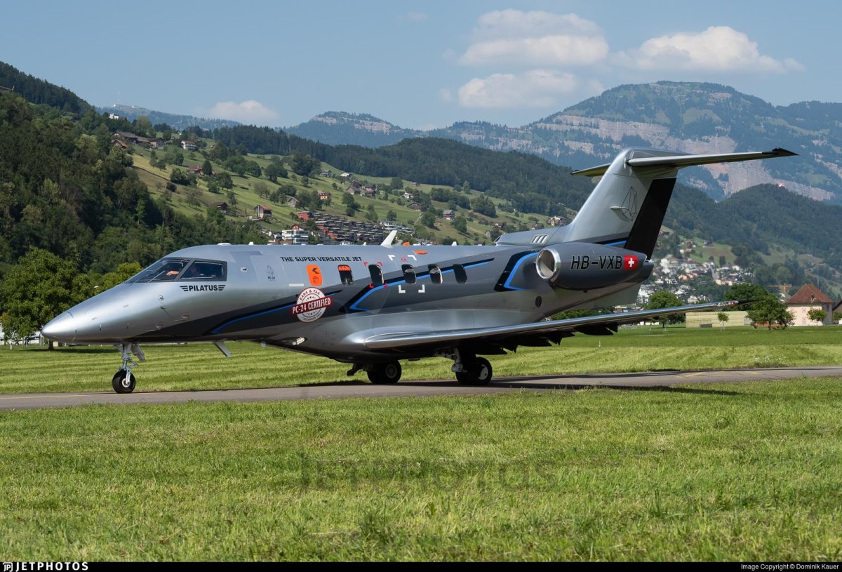 Самолет Pilatus PC-24