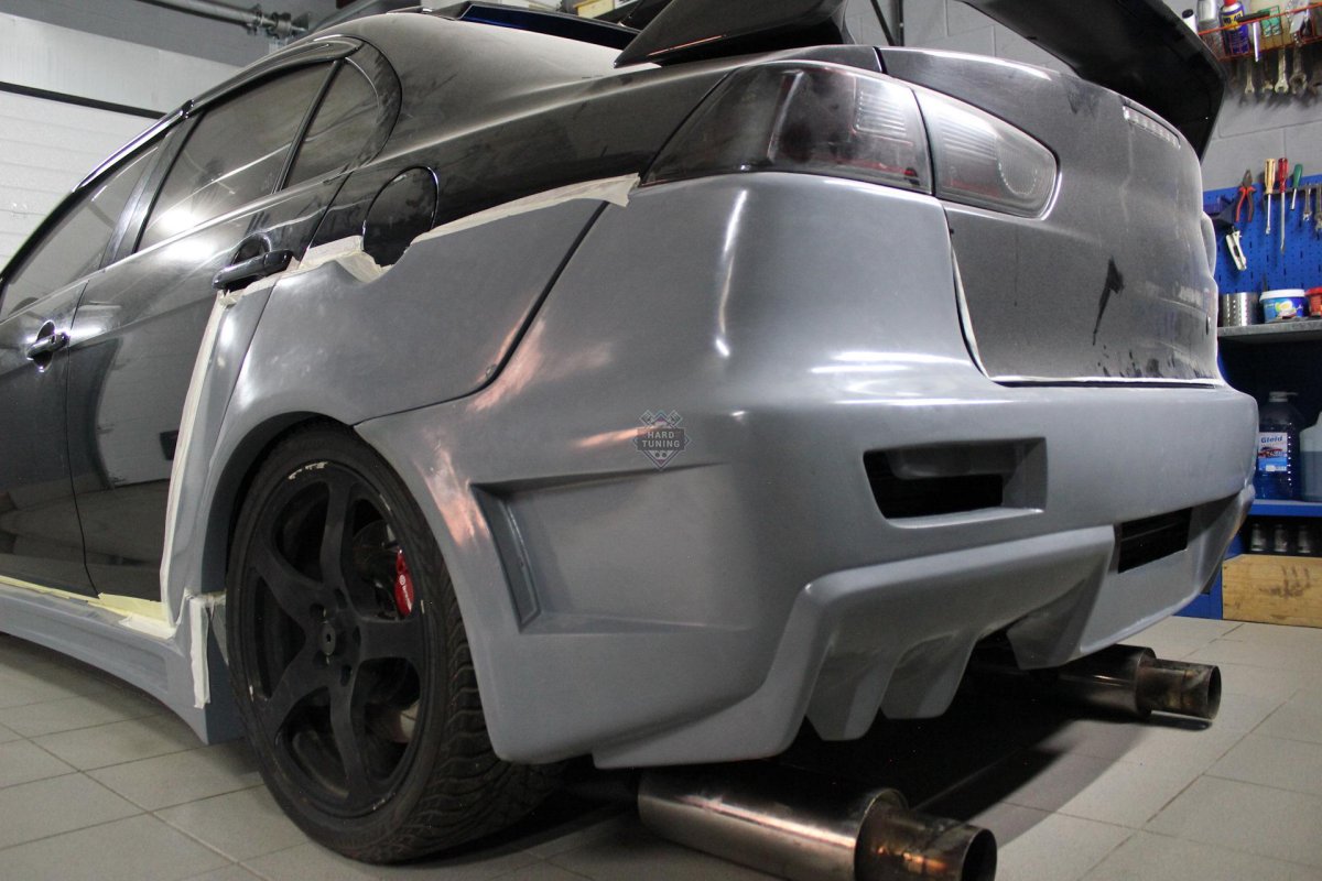 Mitsubishi Lancer x Accolade gt400