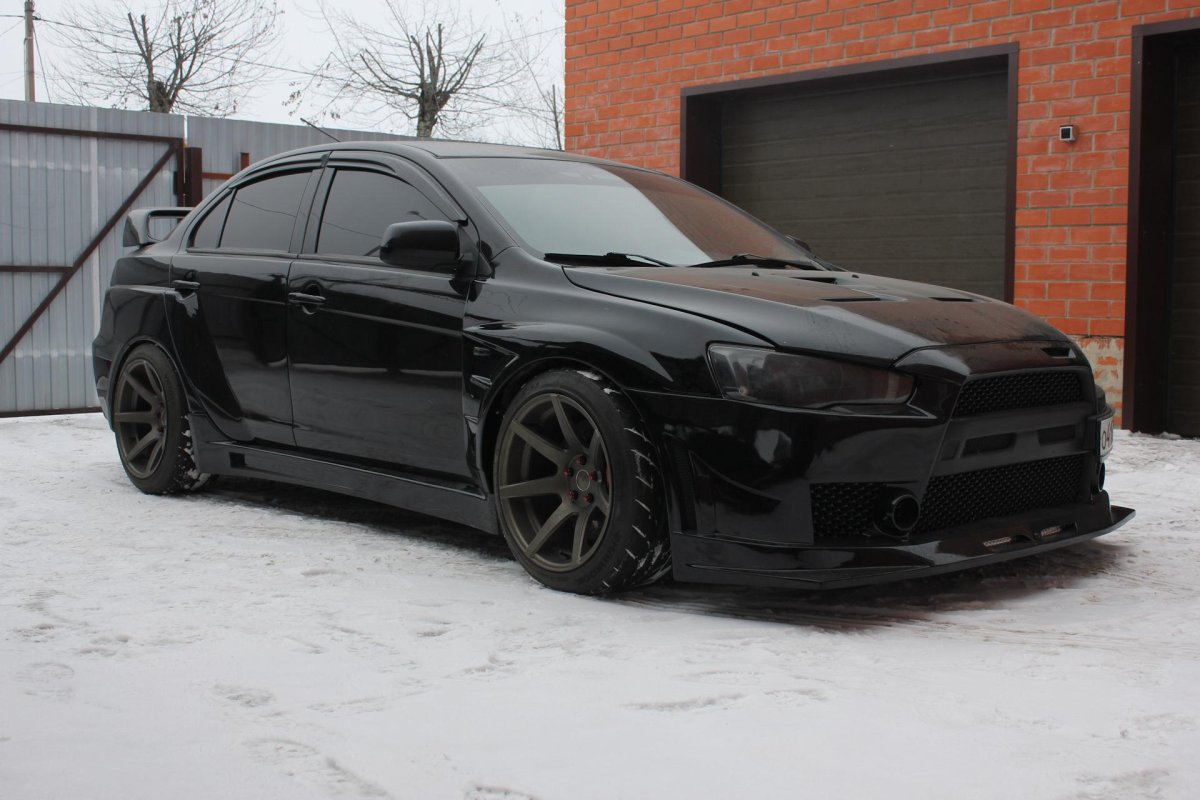 Митсубиси Лансер 10 в обвесе