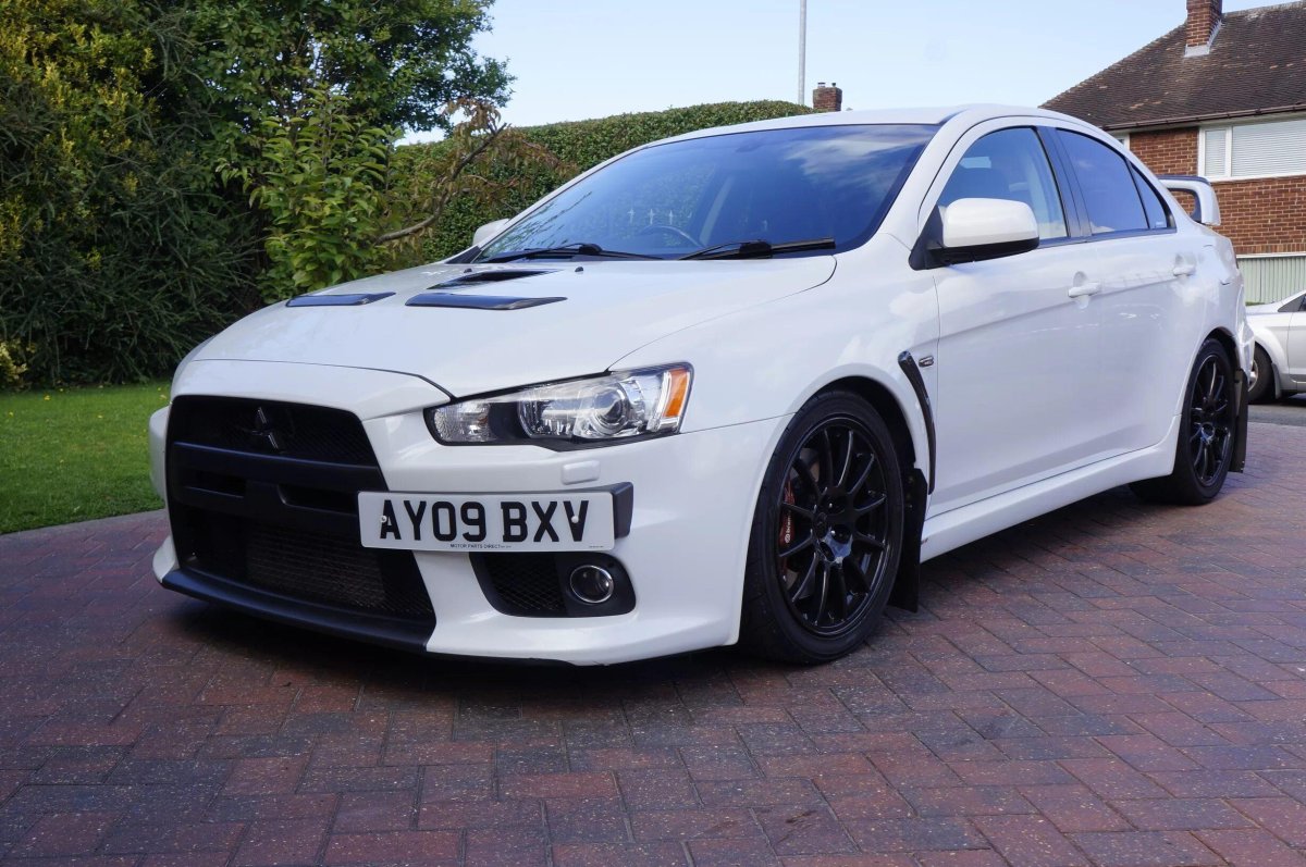 Митсубиси Лансер 10