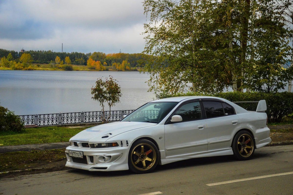 Митсубиши Галант 8 в обвесе