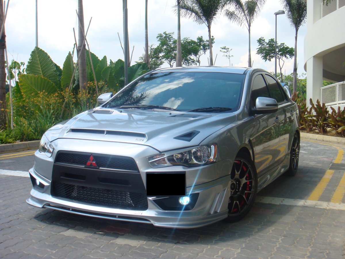 Митсубиси Лансер 10